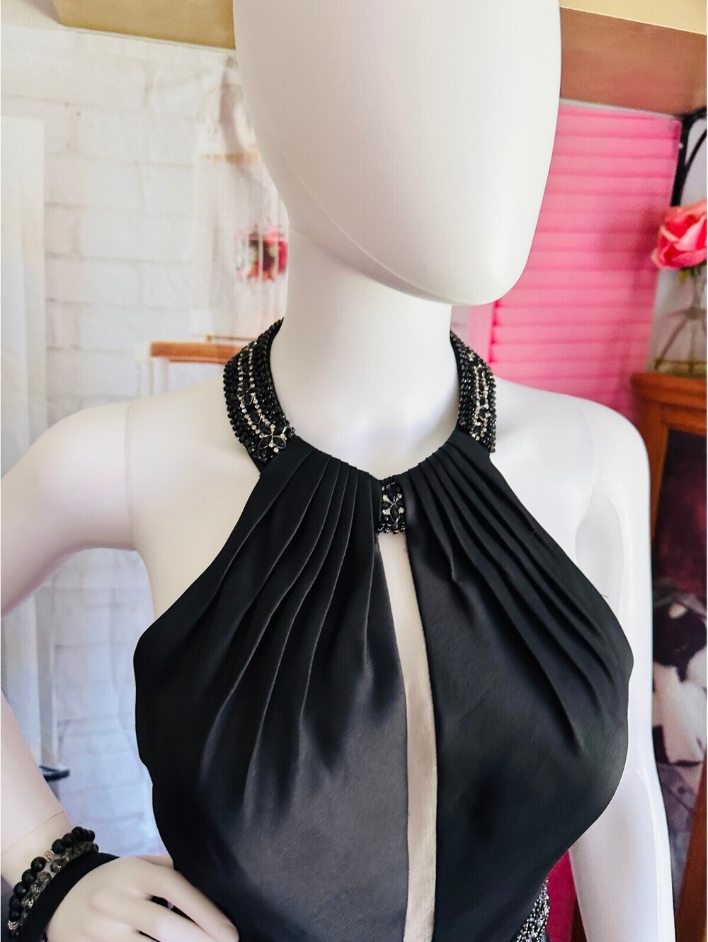 Chic Floral A-Line Party Dress in Black and Pink - Picture 6 of 14